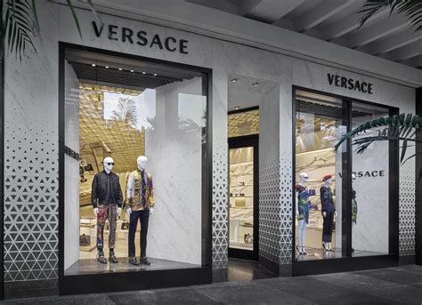 versace storne|Versace stores near me.